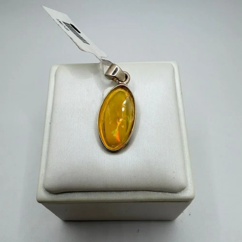 NWT‎ 12x22mm faceted oval cut OPAL pendant in sterling silver!
